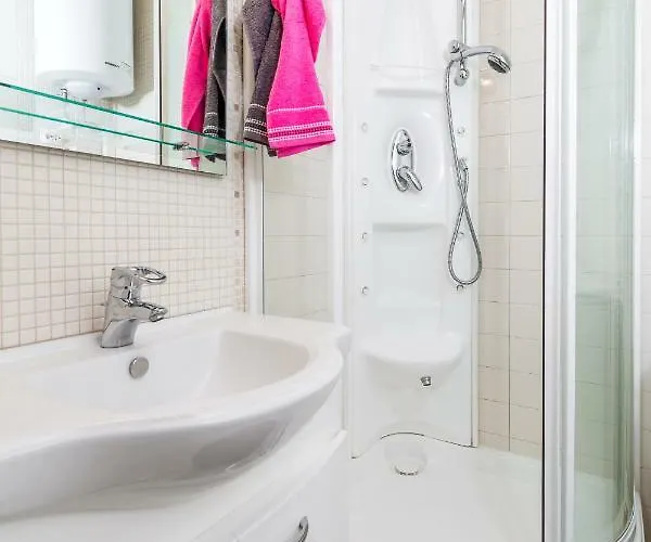 Maja With Free Private Parking And Lovely Sea View Terrace Apartment *