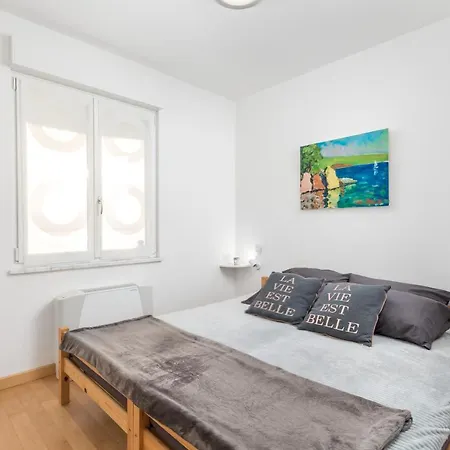 Maja With Free Private Parking And Lovely Sea View Terrace شقة