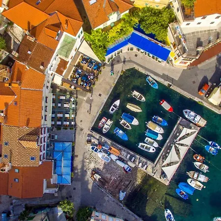 Maja With Free Private Parking And Lovely Sea View Terrace شقة *