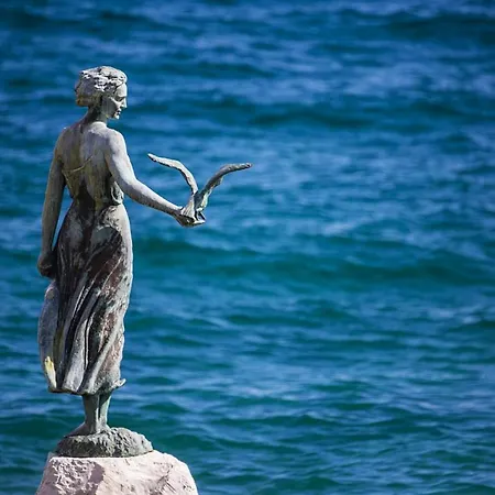 Maja With Free Private Parking And Lovely Sea View Terrace شقة *