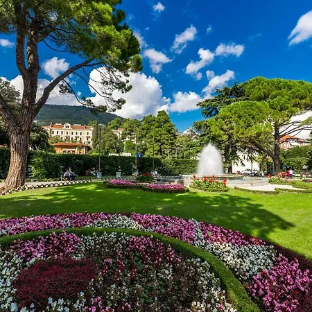 Maja With Free Private Parking And Lovely Sea View Terrace أوباتيا