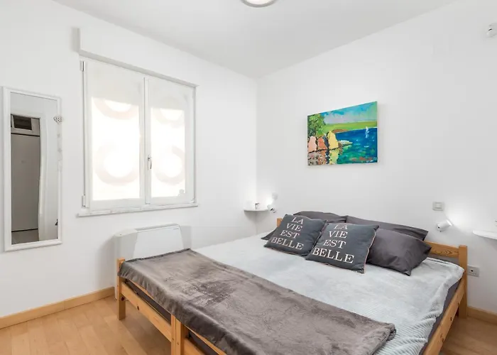 Maja With Free Private Parking And Lovely Sea View Terrace Lejlighed