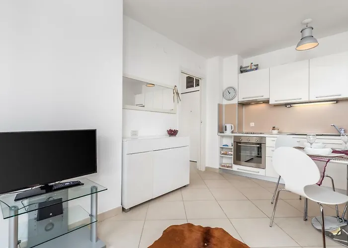 Maja With Free Private Parking And Lovely Sea View Terrace Lejlighed Opatija